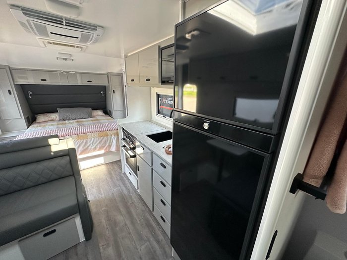 2025 JB Caravans Gator X 17'10 Fd