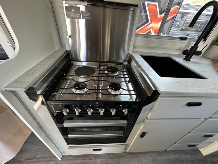 2025 JB Caravans Gator X 17'10 Fd