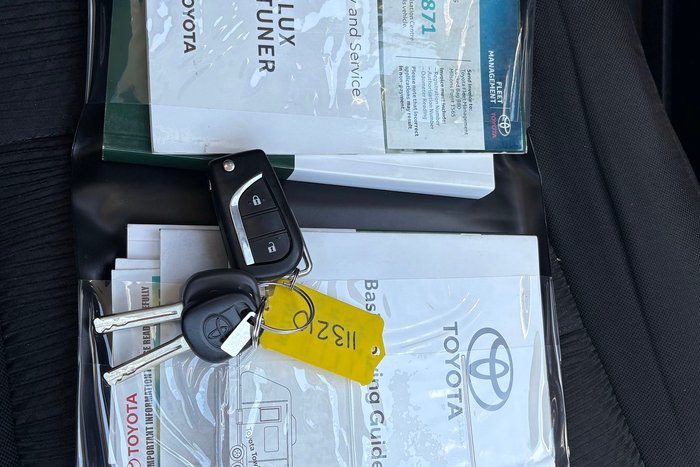 2021 Toyota Hilux SR