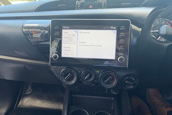 2021 Toyota Hilux SR