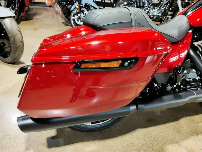 2025 HARLEY-DAVIDSON STREET GLIDE 117 (FLHX) ROAD RED
