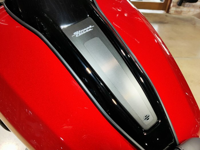 2025 HARLEY-DAVIDSON STREET GLIDE 117 (FLHX) ROAD RED