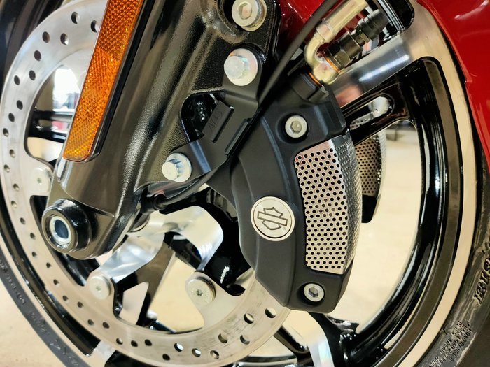 2025 HARLEY-DAVIDSON STREET GLIDE 117 (FLHX) ROAD RED