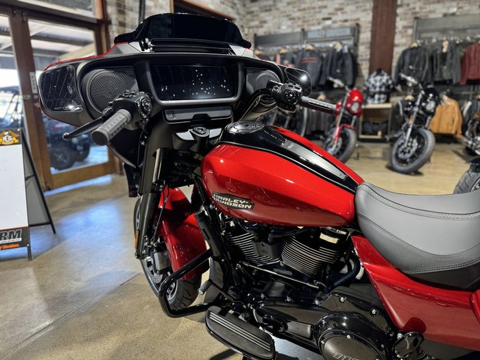 2025 HARLEY-DAVIDSON STREET GLIDE 117 (FLHX) ROAD RED