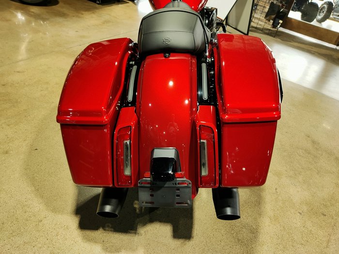 2025 HARLEY-DAVIDSON STREET GLIDE 117 (FLHX) ROAD RED