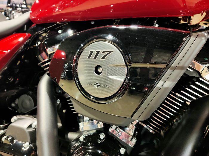 2025 HARLEY-DAVIDSON STREET GLIDE 117 (FLHX) ROAD RED