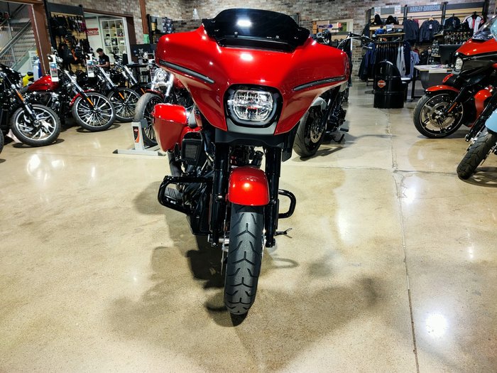 2025 HARLEY-DAVIDSON STREET GLIDE 117 (FLHX) ROAD RED