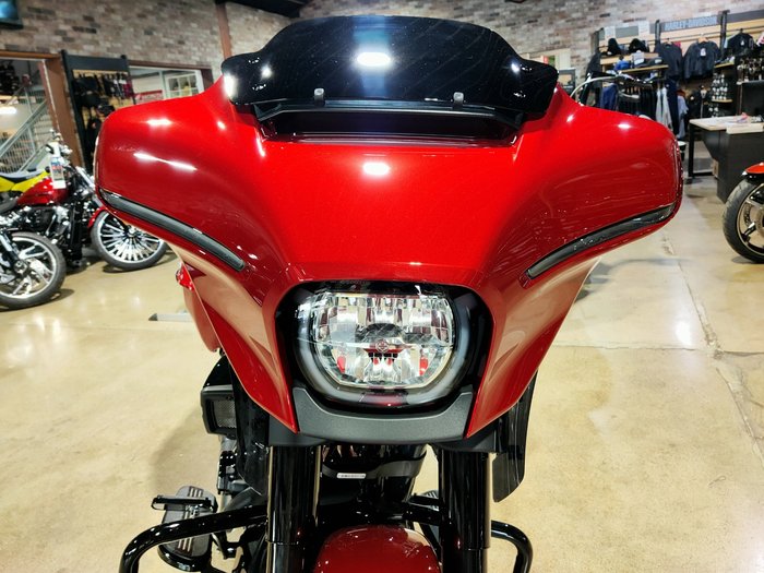 2025 HARLEY-DAVIDSON STREET GLIDE 117 (FLHX) ROAD RED