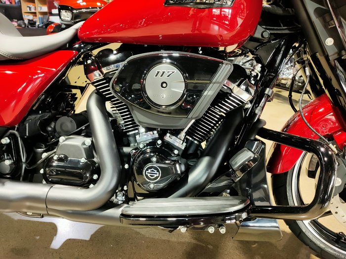 2025 HARLEY-DAVIDSON STREET GLIDE 117 (FLHX) ROAD RED