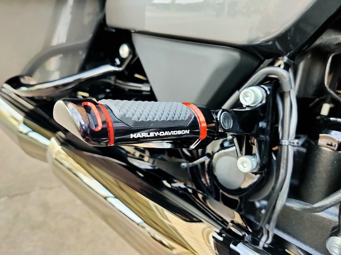 2025 HARLEY-DAVIDSON CVO ROAD GLIDE 121 (FLTRXSE) ROAD RAVEN FADE