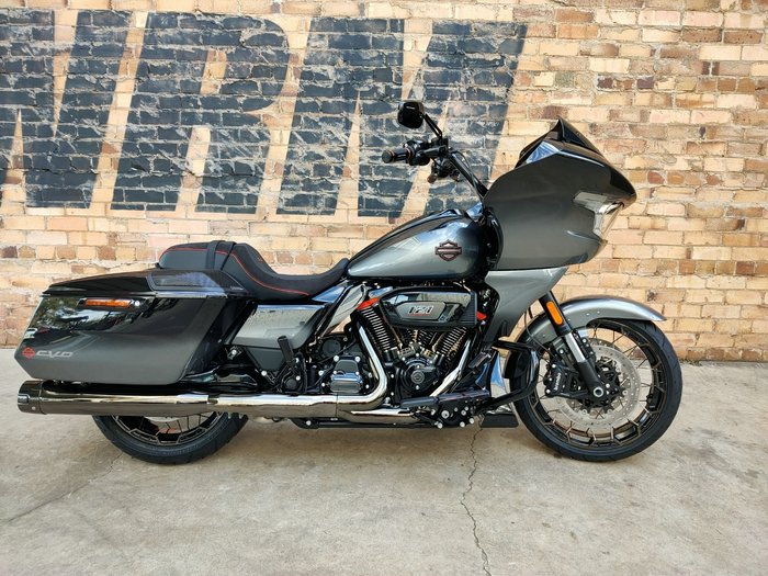 2025 HARLEY-DAVIDSON CVO ROAD GLIDE 121 (FLTRXSE) ROAD RAVEN FADE