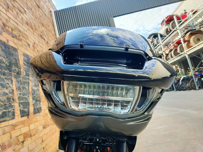 2025 HARLEY-DAVIDSON CVO ROAD GLIDE 121 (FLTRXSE) ROAD RAVEN FADE