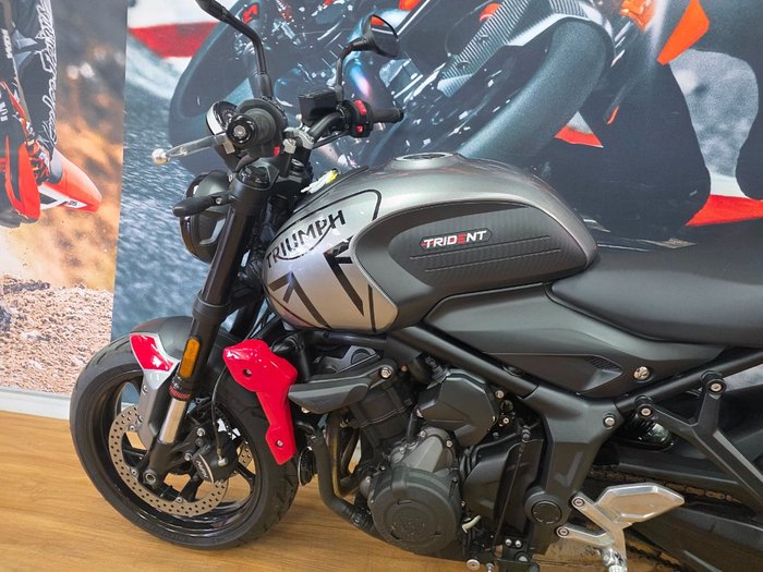 2021 Triumph TRIDENT 660 SILVER