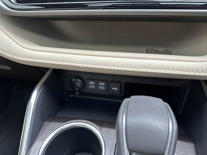 2023 Toyota Kluger Grande