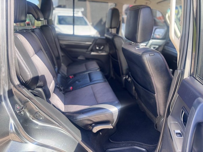 2013 Mitsubishi Pajero VR-X NW MY14 4X4 Graphite Grey