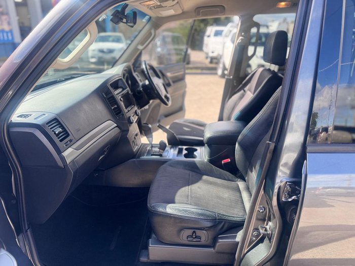 2013 Mitsubishi Pajero VR-X NW MY14 4X4 Graphite Grey