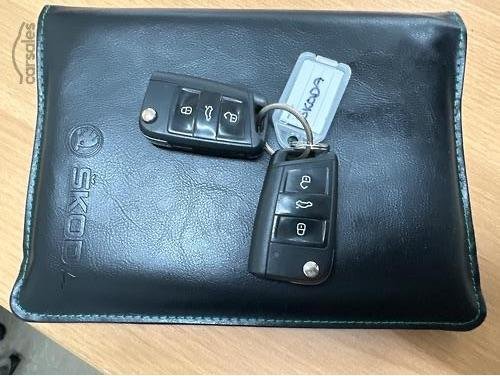 2015 SKODA Octavia Scout Premium 132TSI NE MY15 4X4 Candy White