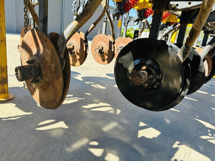 0 SERAFIN ULTISOW 8M ATPL LINKAGE BAR WITH 32 ROWS USED YELLOW