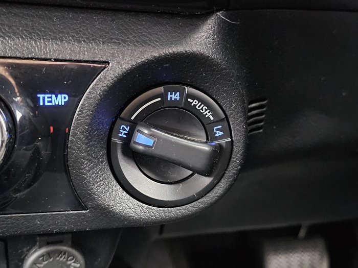 2018 Toyota Hilux Rogue GUN126R 4X4 Dual Range White