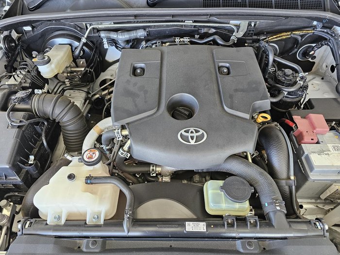 2018 Toyota Hilux Rogue GUN126R 4X4 Dual Range White