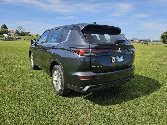 2025 Mitsubishi Outlander ES ZM MY24 Graphite Grey