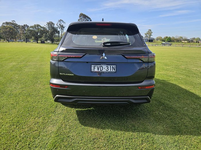 2025 Mitsubishi Outlander ES ZM MY24 Graphite Grey