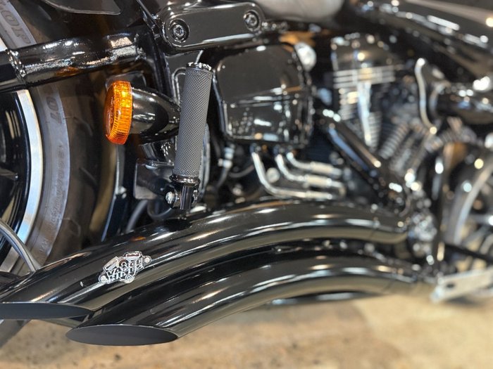 2013 Harley-davidson FXSB SOFTAIL BREAKOUT Black