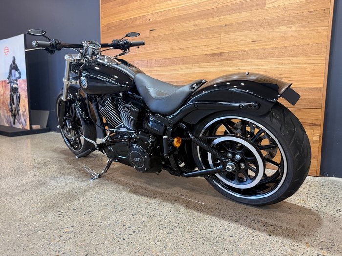 2013 Harley-davidson FXSB SOFTAIL BREAKOUT Black