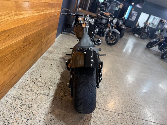 2013 Harley-davidson FXSB SOFTAIL BREAKOUT Black