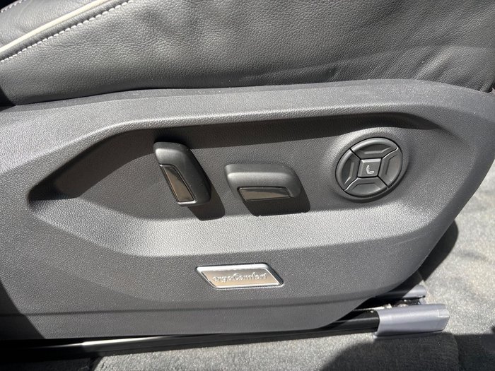 2025 Volkswagen Touareg 210TDI Elegance