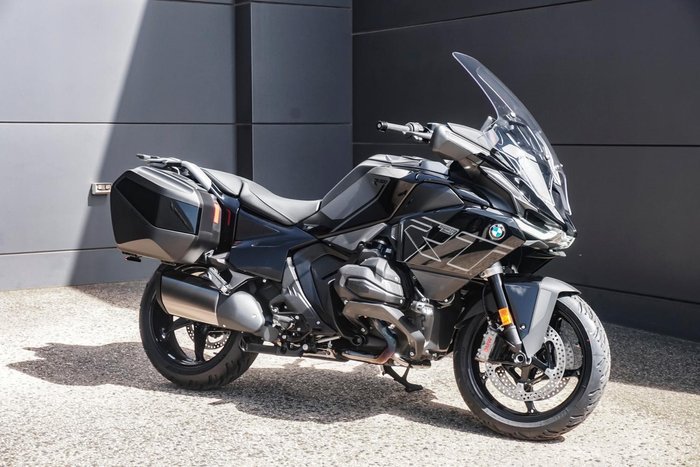 2025 BMW R 1300 RT Triple Black R 1300 Black