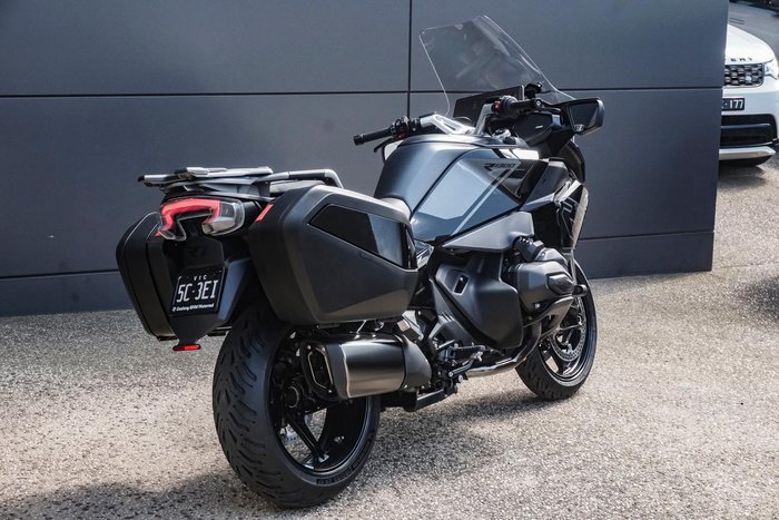 2025 BMW R 1300 RT Triple Black