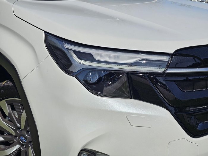 2025 Subaru Forester Hybrid Touring S6 MY26 AWD Crystal White