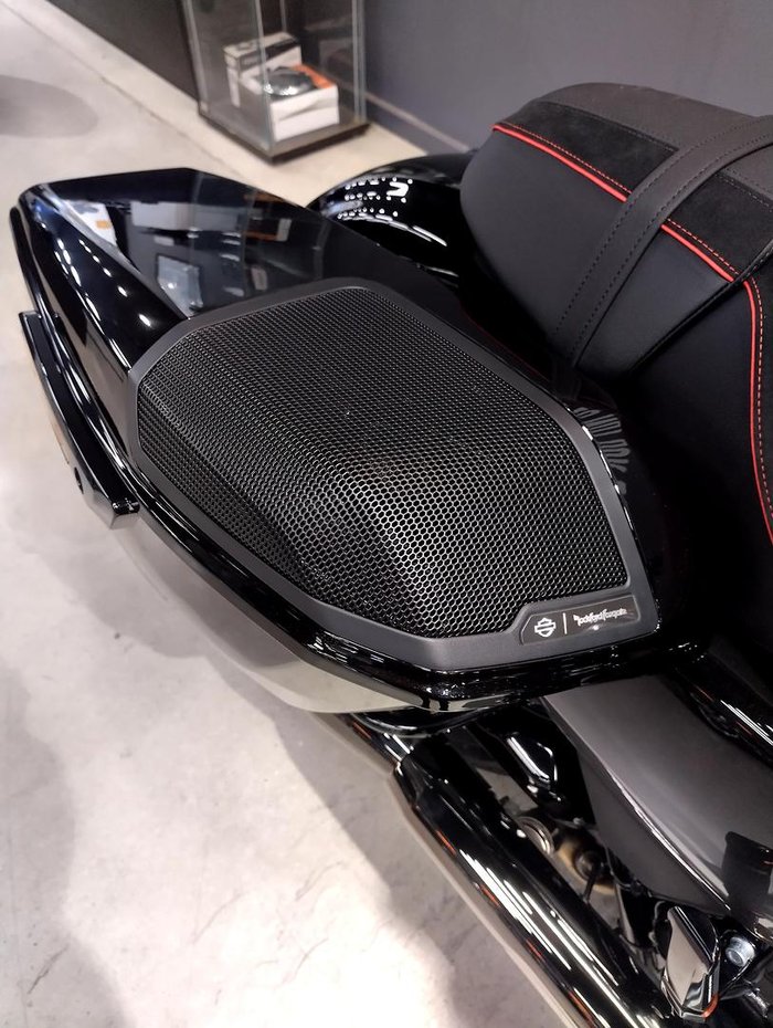 2025 Harley-Davidson CVO Street Glide 121 (FLHXSE) Touring