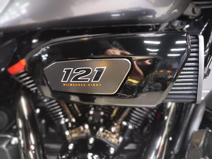 2025 Harley-Davidson CVO Street Glide 121 (FLHXSE) Touring