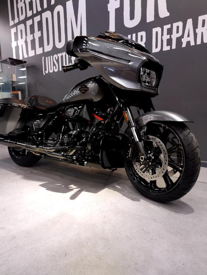 2025 Harley-Davidson CVO Street Glide 121 (FLHXSE) Touring