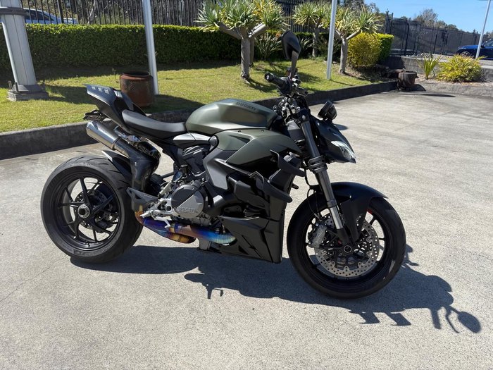 2023 Ducati Streetfighter V2 Streetfighter Green