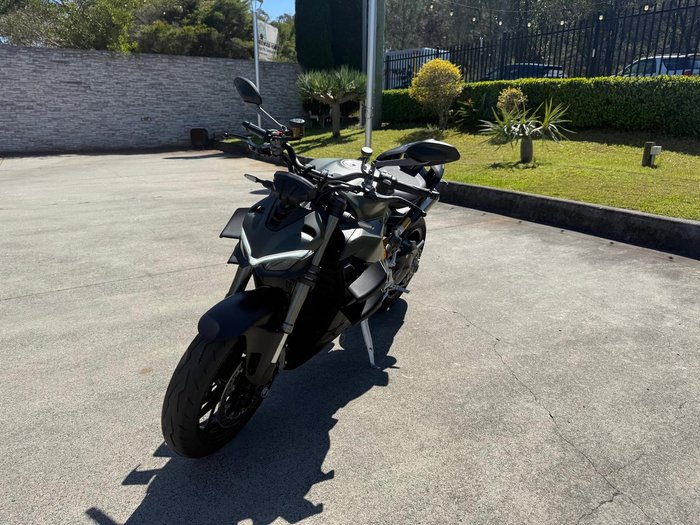 2023 Ducati Streetfighter V2 Streetfighter Green