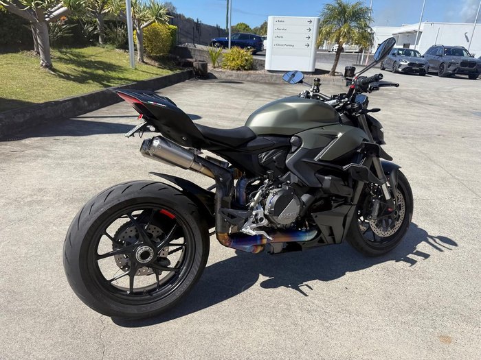 2023 Ducati Streetfighter V2 Streetfighter Green