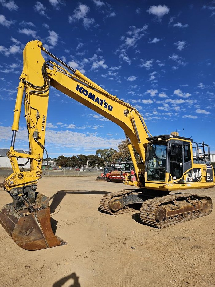 2014 Komatsu Hb 205 Yellow