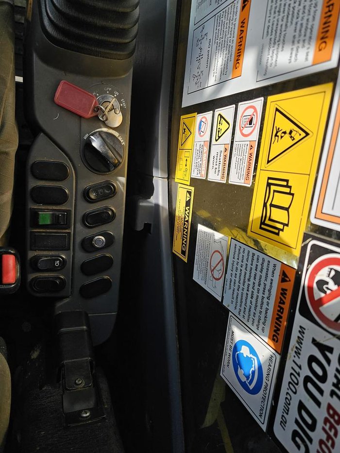 2014 Komatsu Hb 205 Yellow