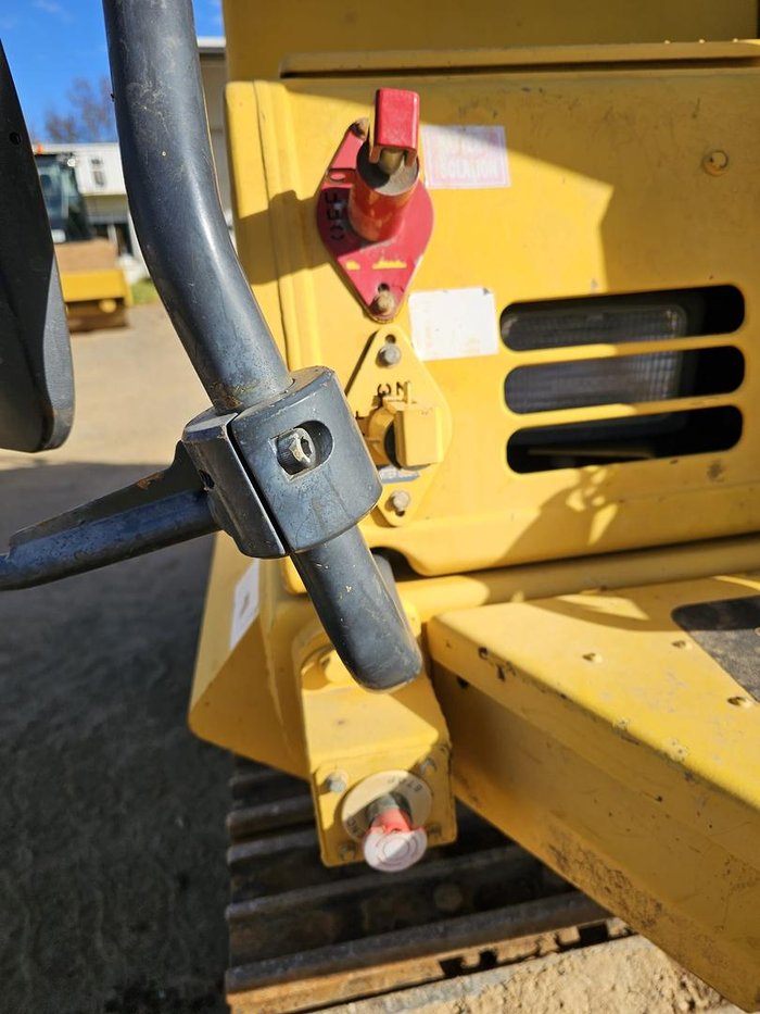 2014 Komatsu Hb 205 Yellow