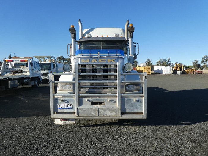 2011 Mack Titan