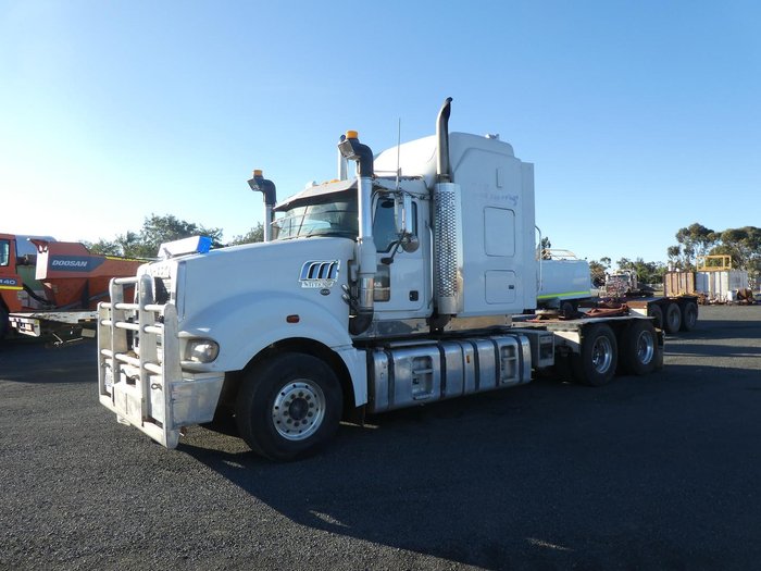 2011 Mack Titan