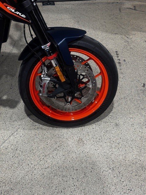 2023 KTM 890 DUKE R BLACK