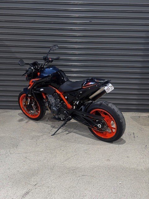 2023 KTM 890 DUKE R BLACK