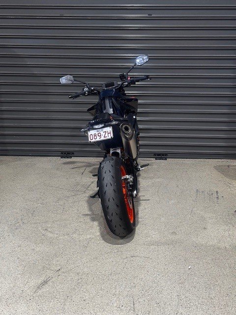 2023 KTM 890 DUKE R BLACK