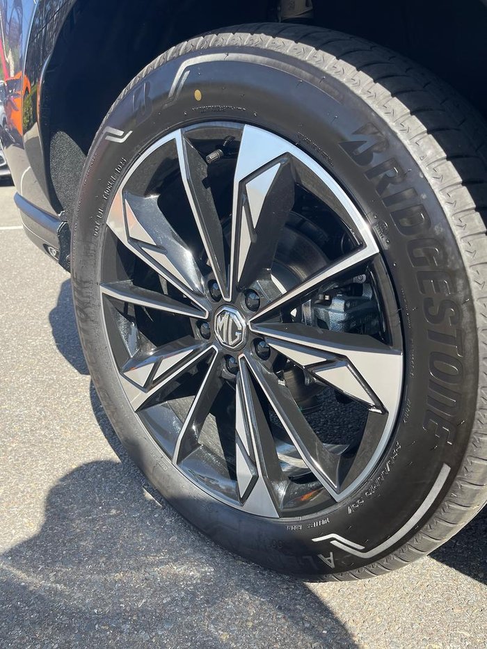 2025 MG HS Essence AS33 MY25 Lunar Grey