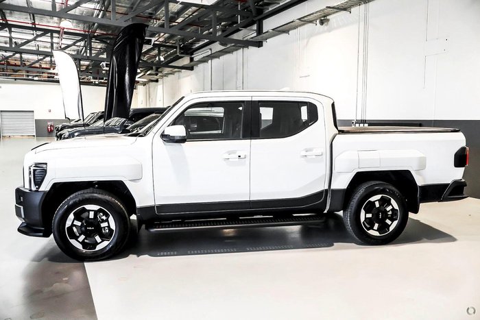 2025 Kia Tasman SX+