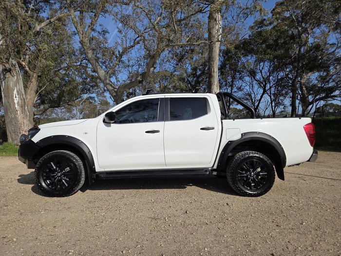 2020 Nissan Navara SL